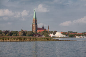 Schleswig von der Schlei aus